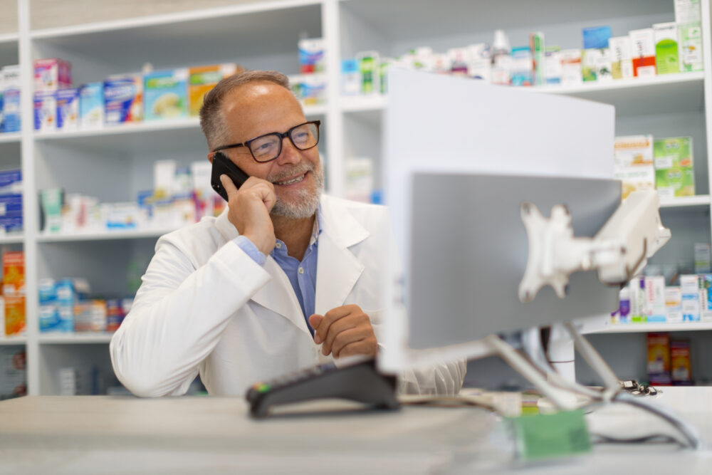 Como funciona a precificação de medicamentos? Quais fatores influenciam do laboratório até o consumidor final?